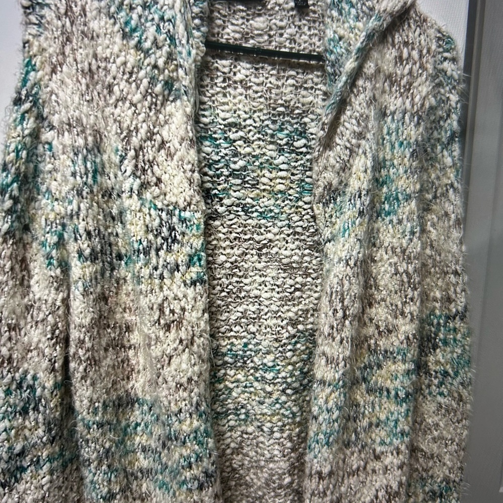 Cyrus Textured Knit Cardigan in Cream and Teal